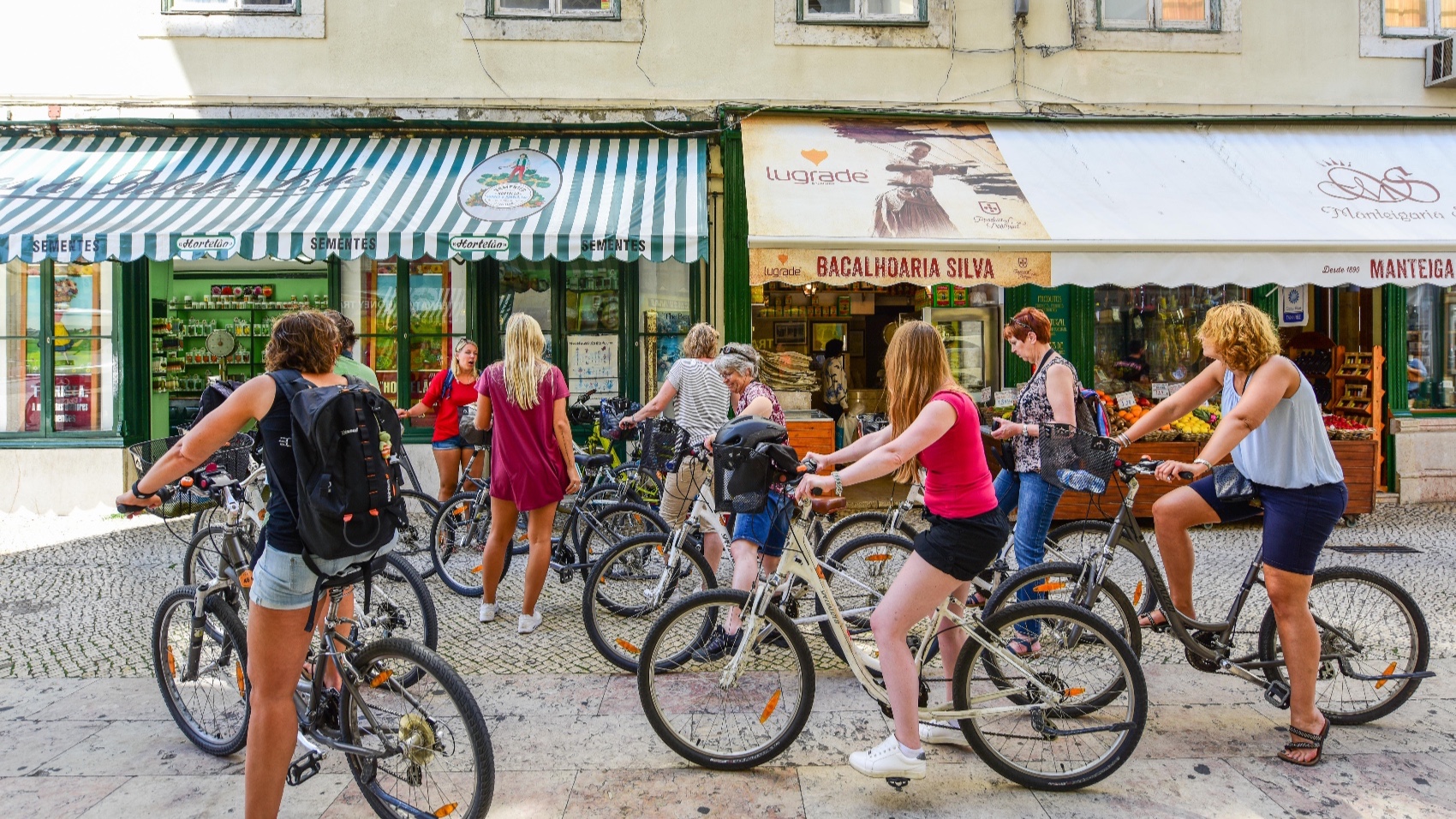 Lisbon by bike with Alentejo Cork Hike licor shop